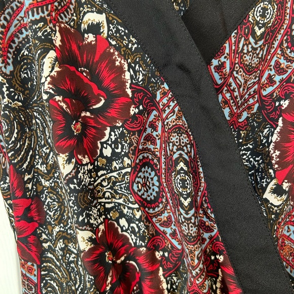 Floral multi color jumpsuit - Picture 3 of 3